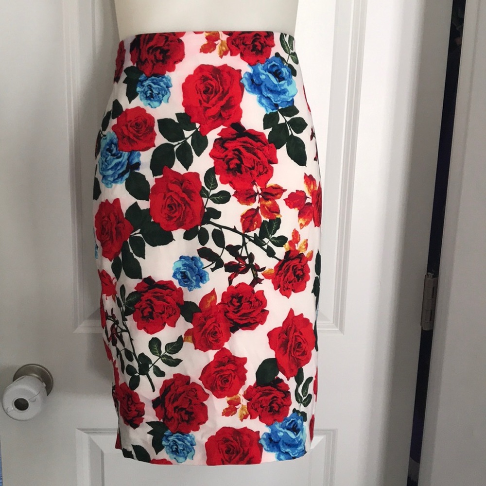 Red and blue rose floral pencil skirt